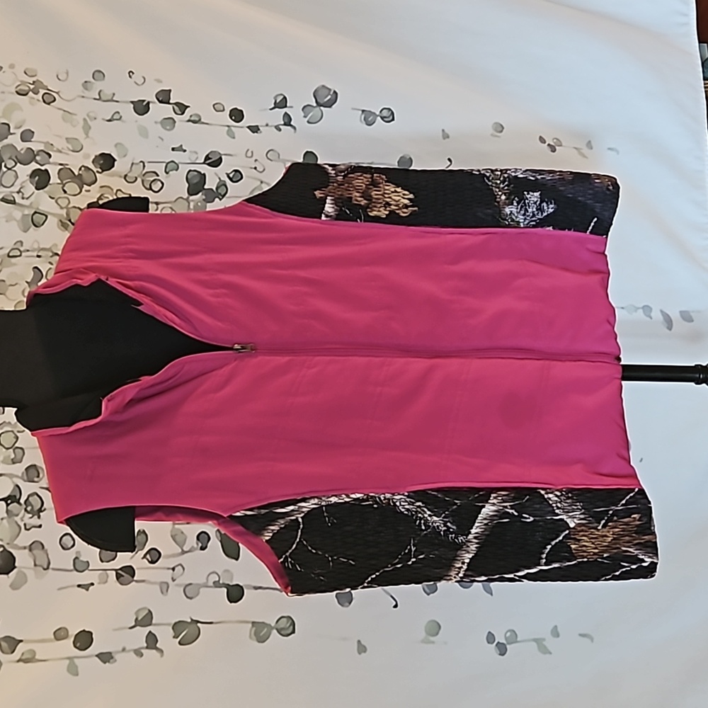 Northcrest 🖤 pink and camo vest (#335)